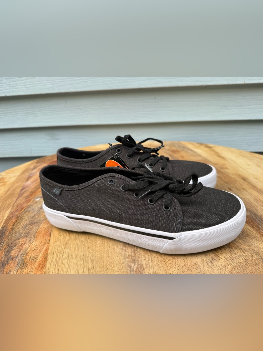 Lugz women Black Canvas Textile Lace-Up Low-Top Sneakers Round Toe US 9